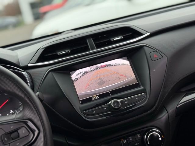 Used 2021 Chevrolet TrailBlazer LT w/ Driver Confidence Package image 4