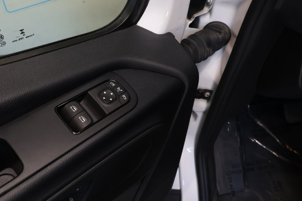 Used 2023 Mercedes-Benz Sprinter 2500 image 17