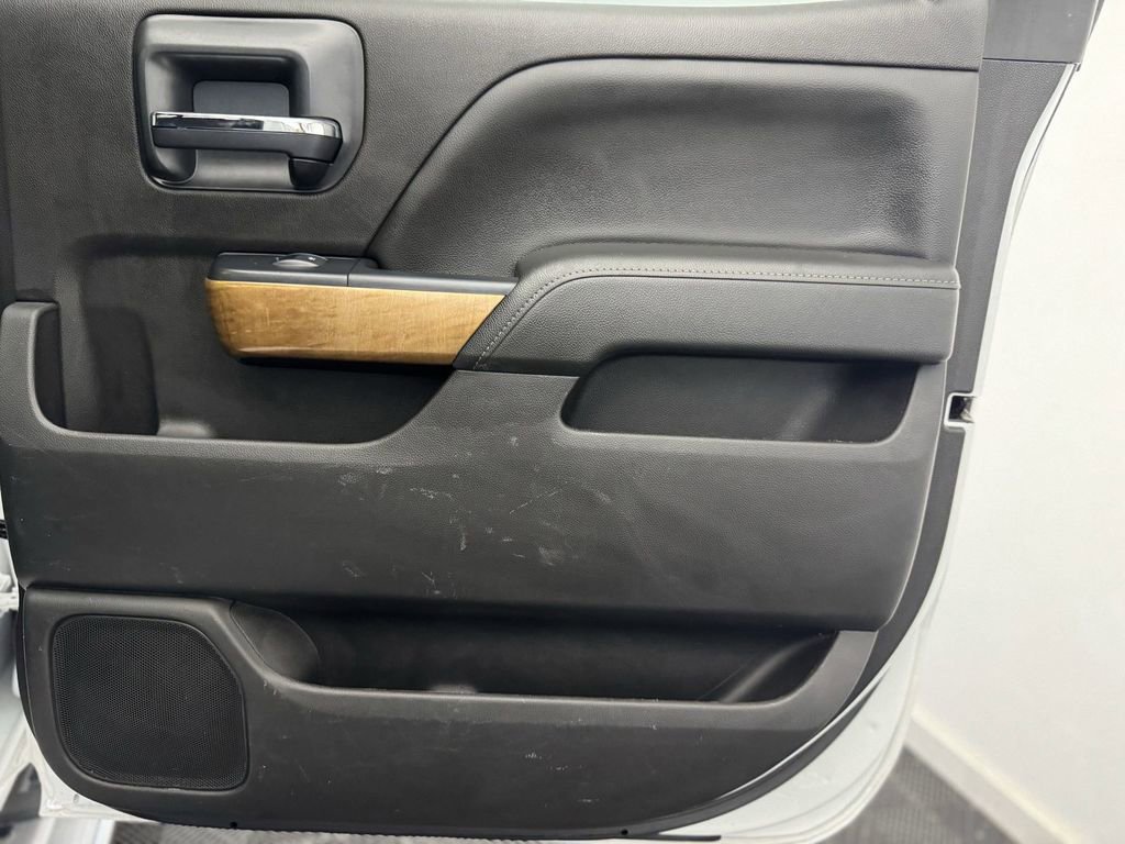 Used 2018 Chevrolet Silverado 2500 LTZ image 23