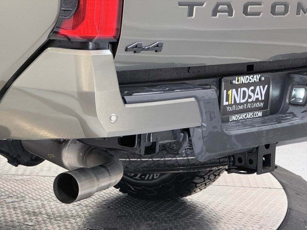 Used 2024 Toyota Tacoma TRD Sport image 10
