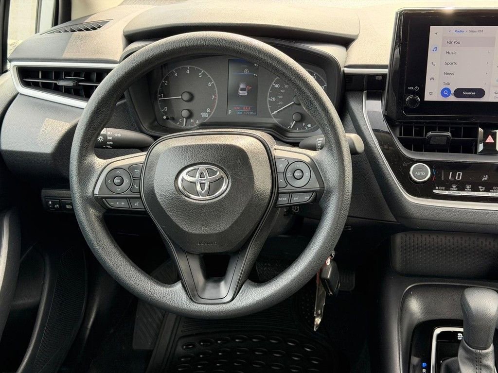 Used 2025 Toyota Corolla LE FWD image 12