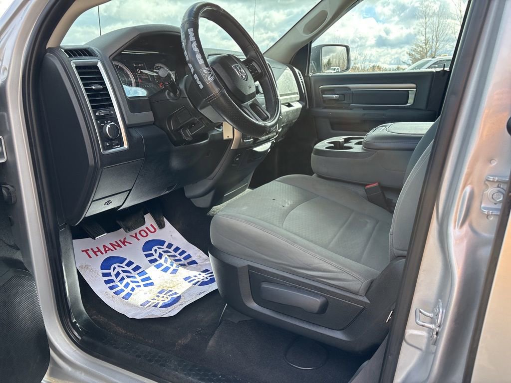 Used 2018 RAM 1500 Classic SLT image 19