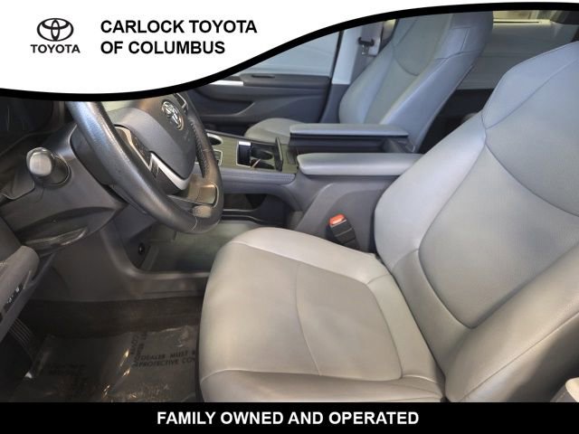 Used 2024 Toyota Sienna XLE FWD image 12