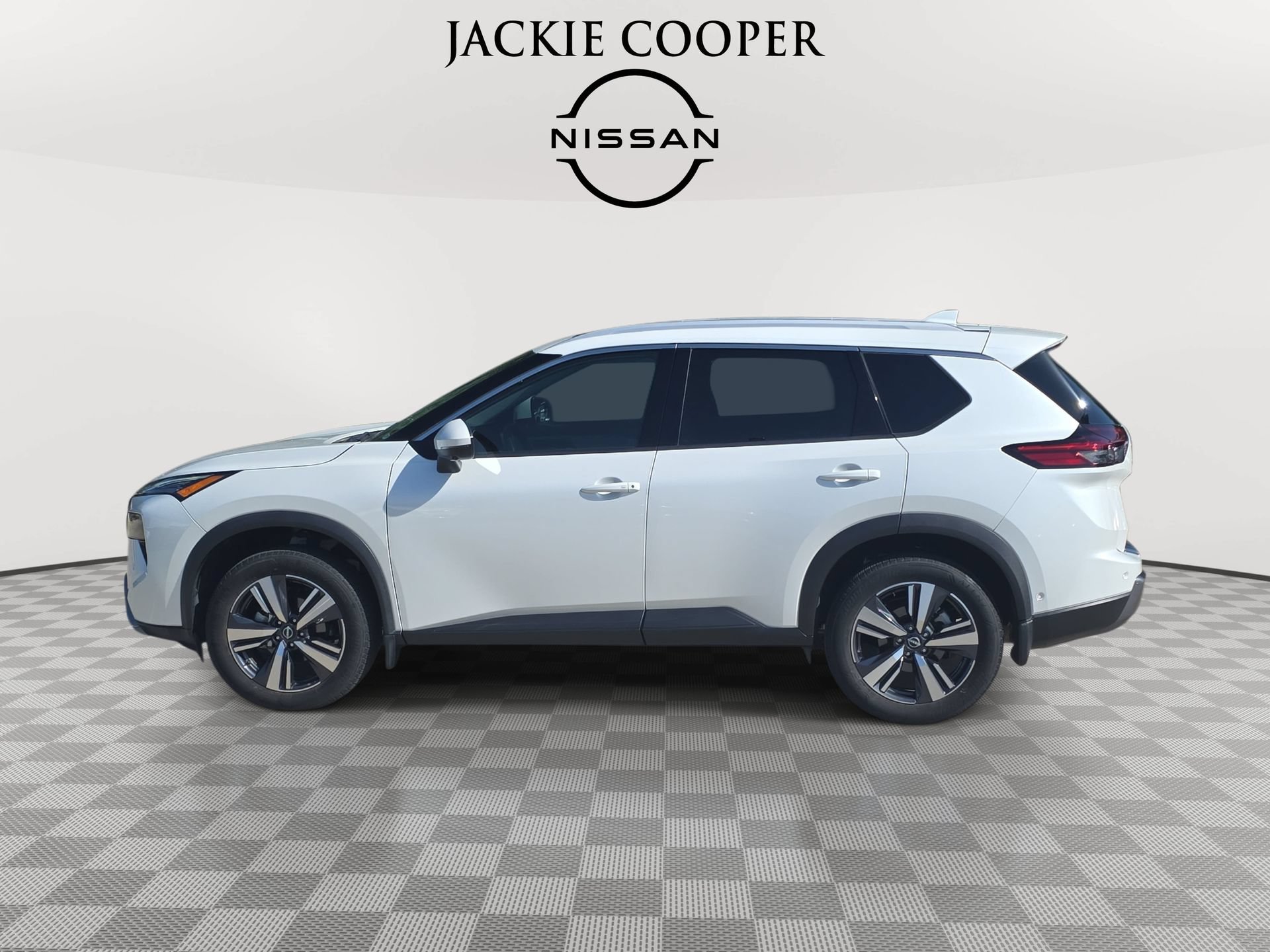 Used 2024 Nissan Rogue SL w/ SL Premium Package FWD image 8