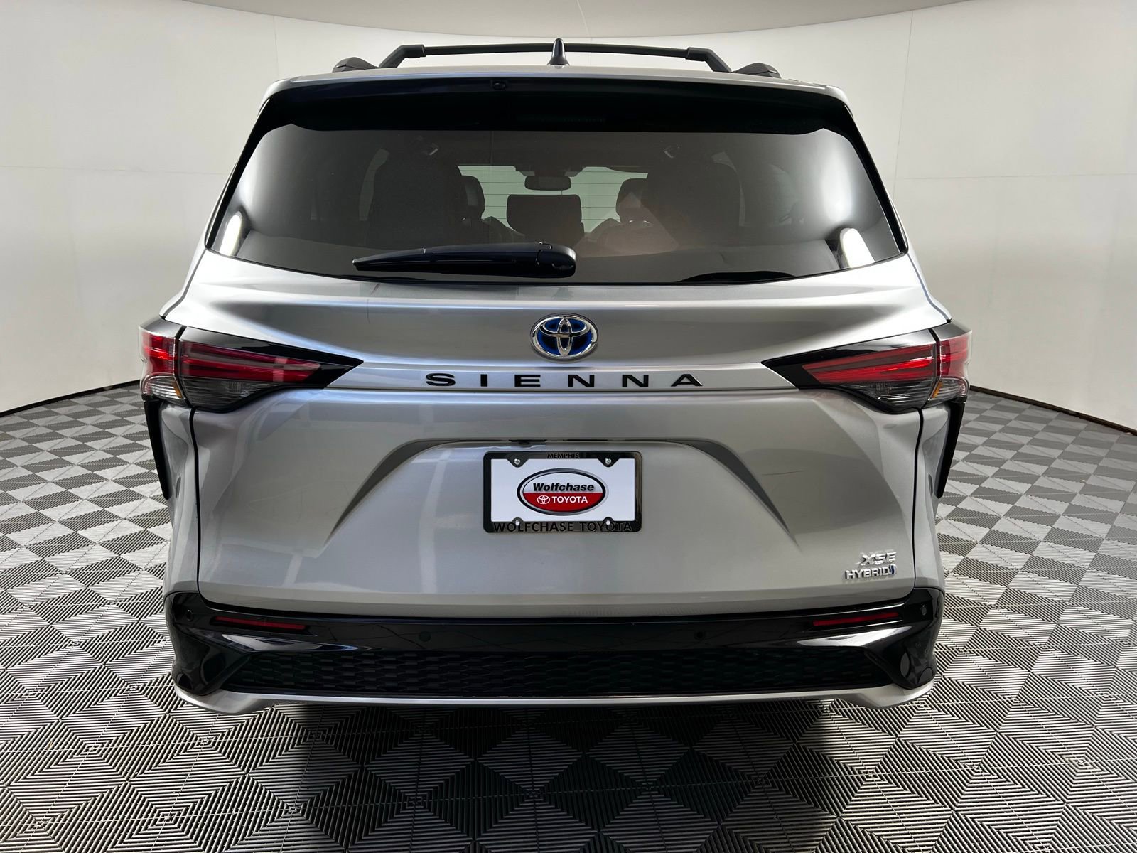 Certified 2024 Toyota Sienna XSE image 6