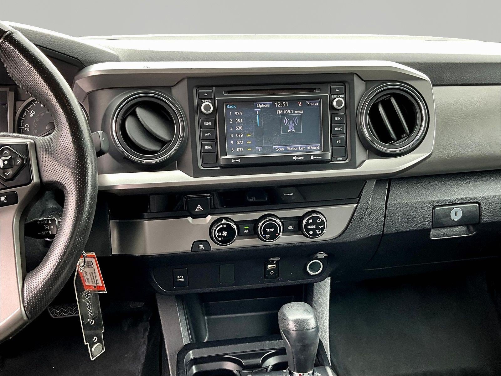 Used 2016 Toyota Tacoma SR5 w/ SR5 Appearance Package (SN) RWD image 10