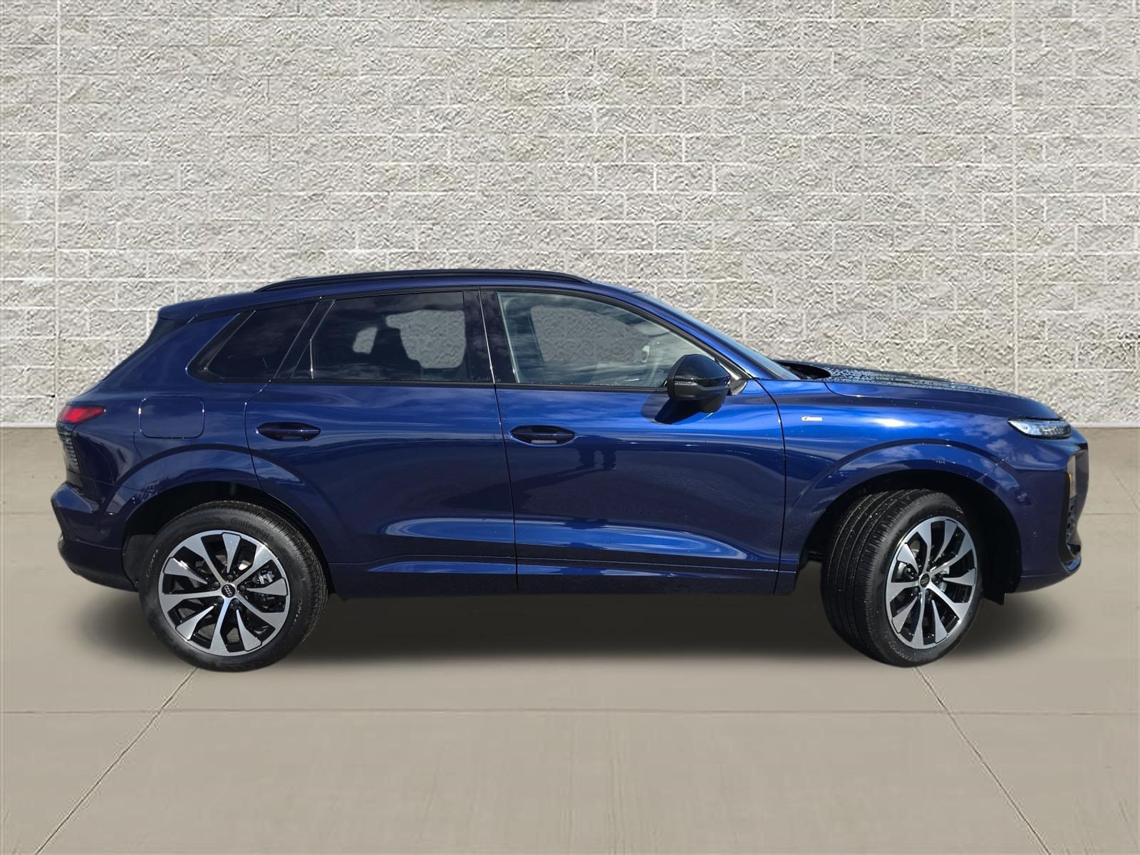 New 2026 Audi Q3 quattro 2.0T AWD/4WD image 8