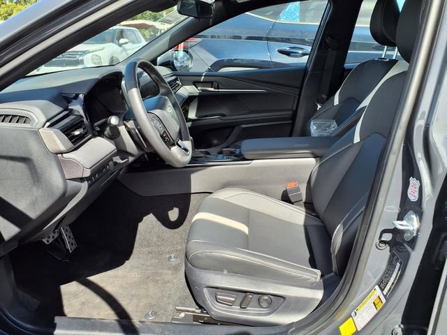 Used 2025 Toyota Camry SE FWD image 14