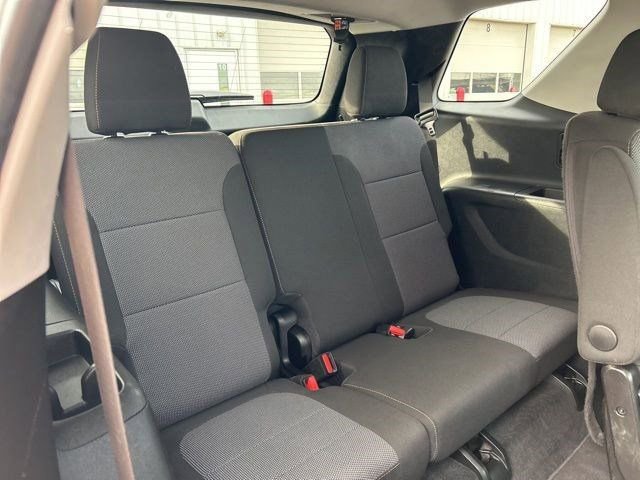 Used 2020 Chevrolet Traverse LT image 38