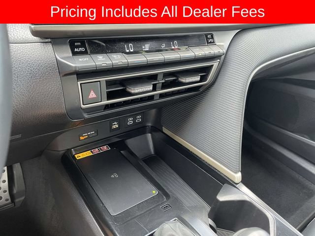 Used 2025 Toyota Camry SE FWD image 32