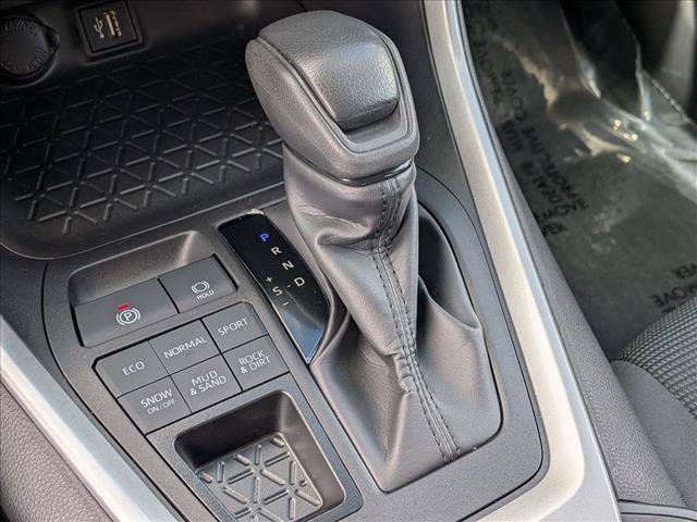 Used 2024 Toyota RAV4 LE AWD/4WD image 12