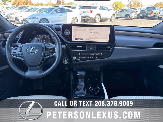 Used 2023 Lexus ES 300h w/ Premium Package FWD image 18