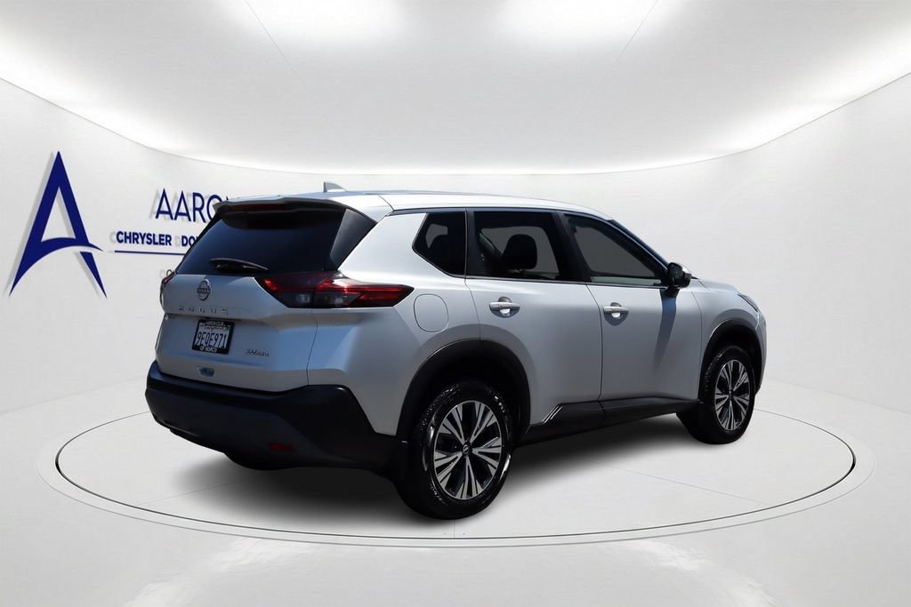 Used 2022 Nissan Rogue SV AWD/4WD image 4