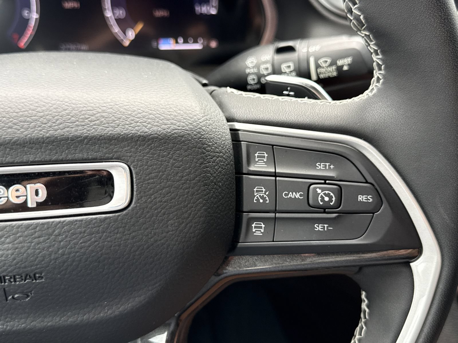 Used 2023 Jeep Grand Cherokee Altitude AWD/4WD image 21