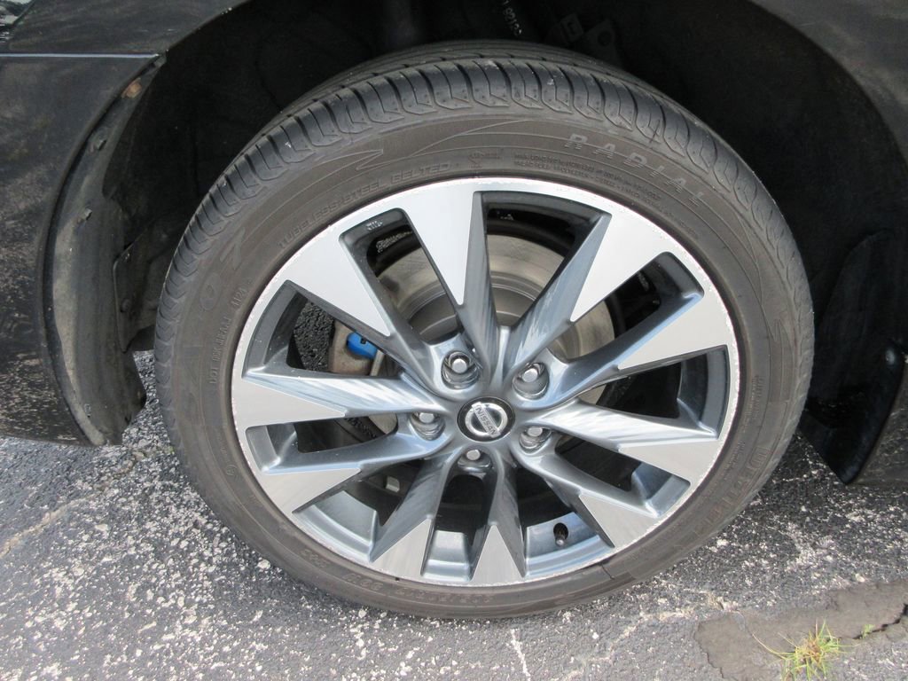 Used 2019 Nissan Sentra SR FWD image 9