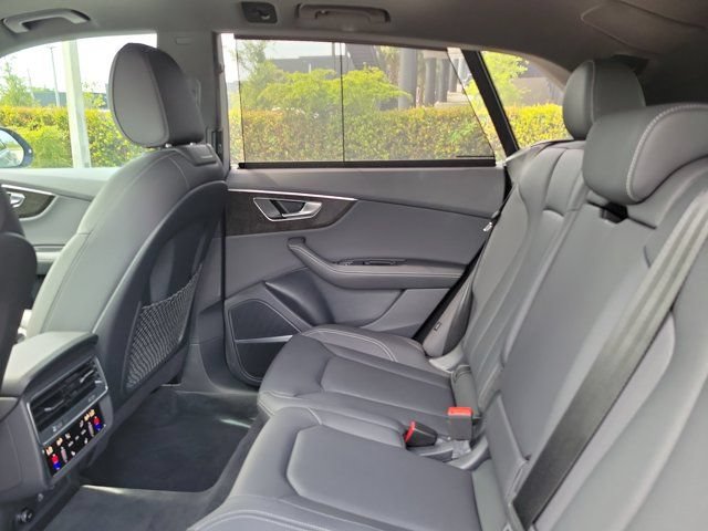 Certified 2025 Audi Q8 Premium Plus w/ Premium Plus Package AWD/4WD image 11