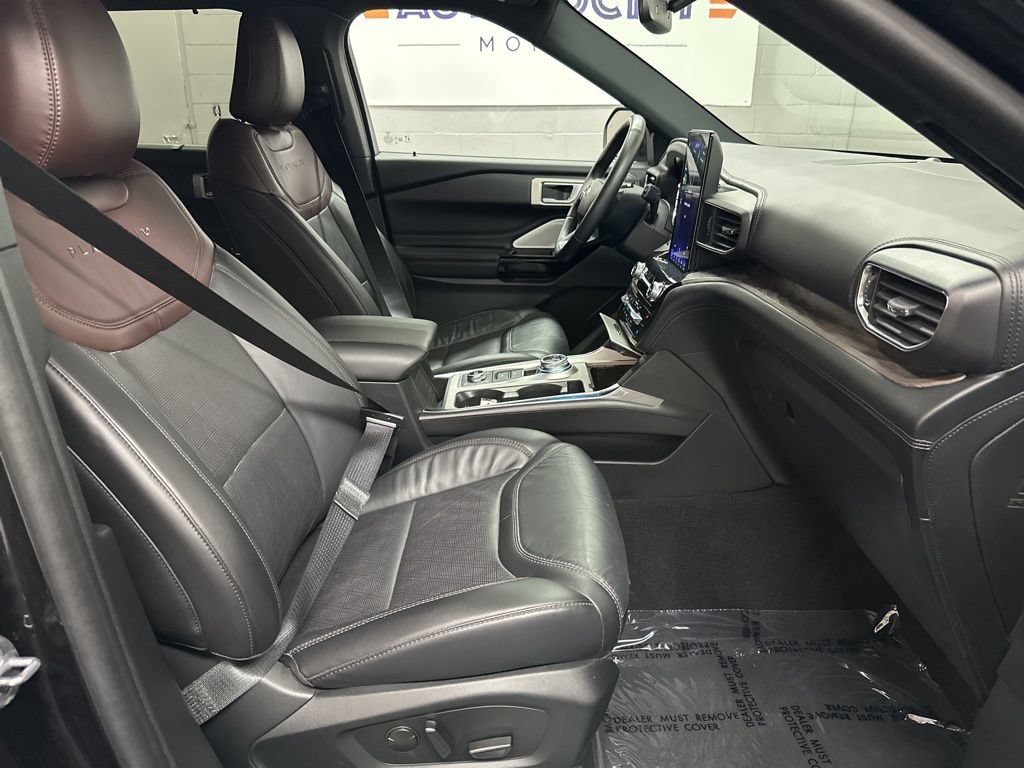 Used 2024 Ford Explorer Platinum w/ Technology Package AWD/4WD image 19