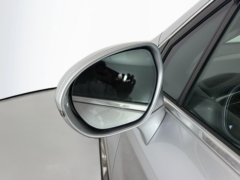 Used 2019 Buick Envision Essence FWD image 29