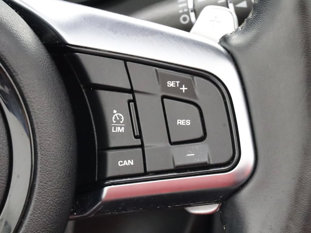 Used 2020 Jaguar F-TYPE Convertible RWD image 17