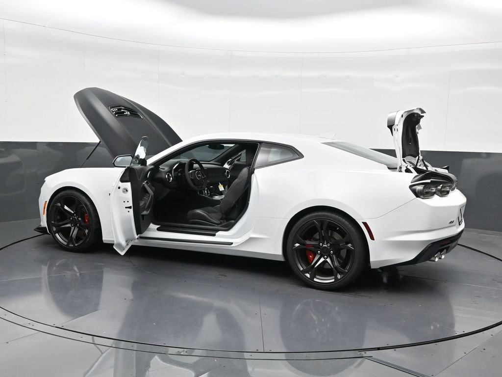 Used 2019 Chevrolet Camaro SS image 34