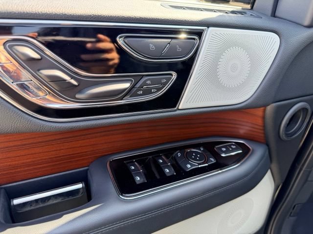 Used 2022 Lincoln Navigator Reserve AWD/4WD image 20