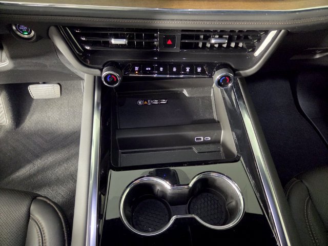 Used 2025 Chevrolet Tahoe High Country RWD image 13