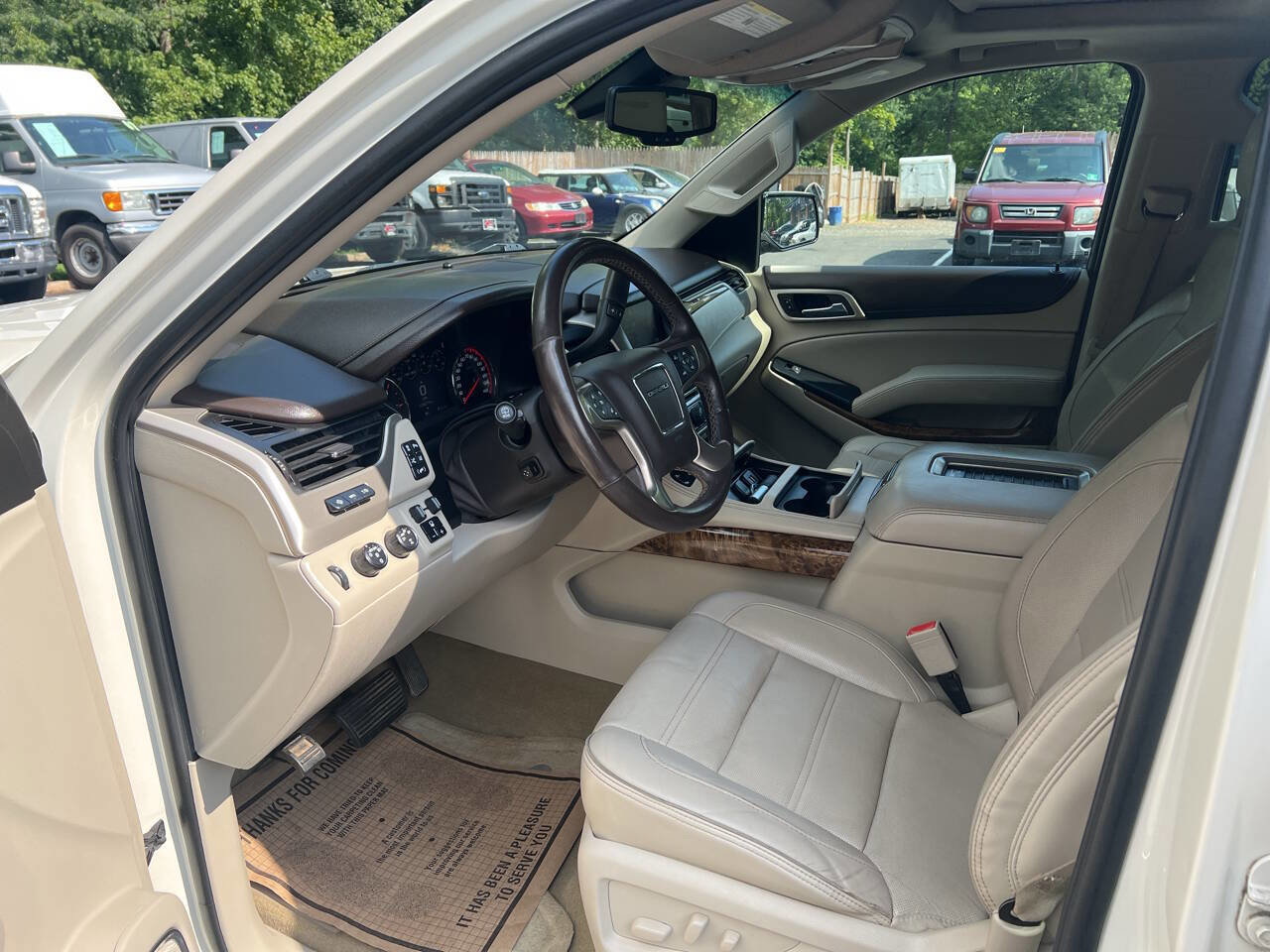 Used 2015 GMC Yukon XL Denali w/ Premium Package image 9