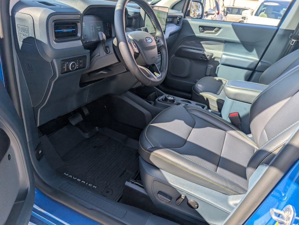 Used 2025 Ford Maverick Lobo image 11