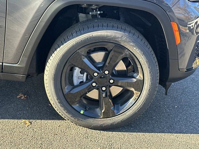 New 2025 Jeep Grand Cherokee L Limited w/ Black Appearance Package image 12