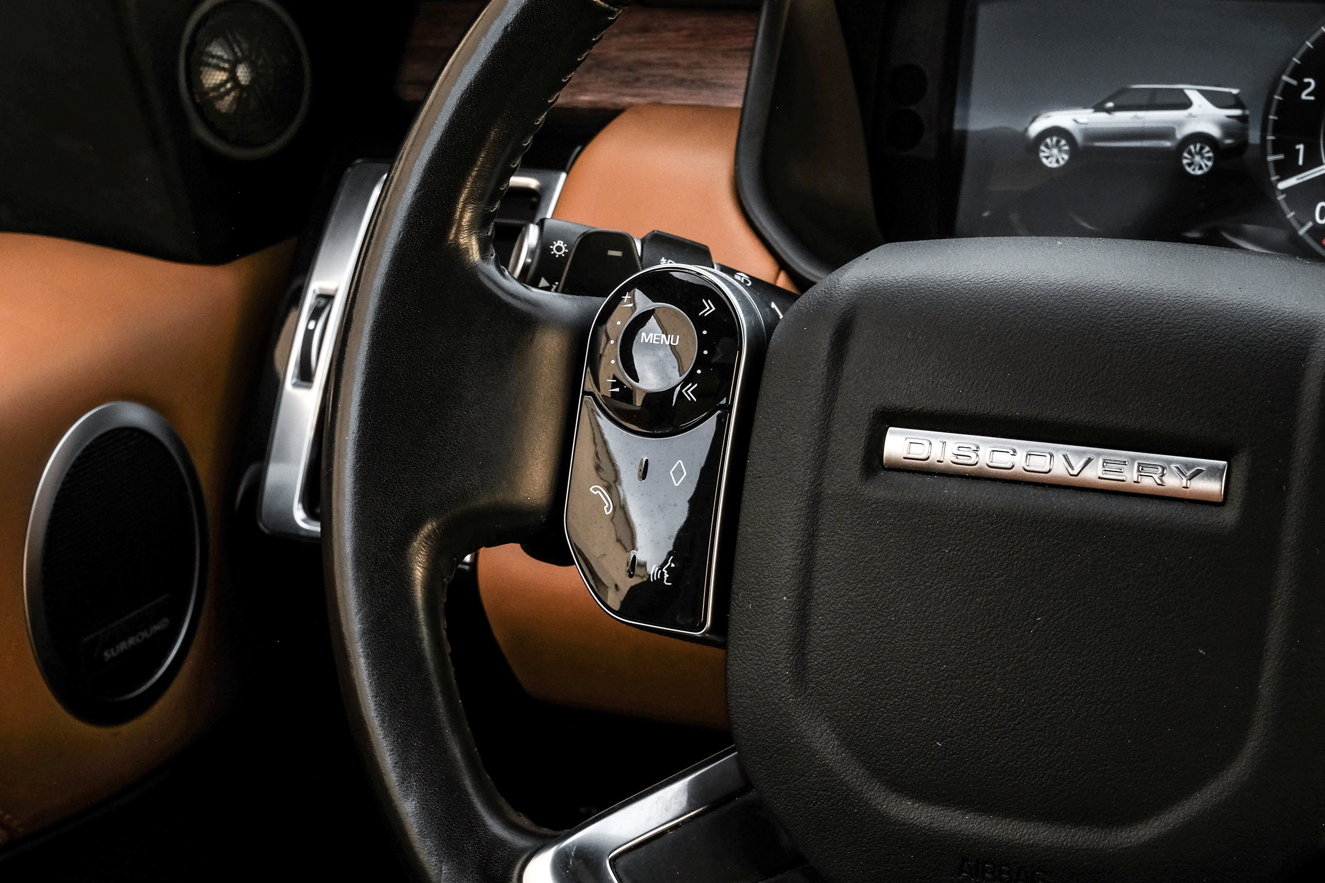 Used 2020 Land Rover Discovery HSE Luxury image 16