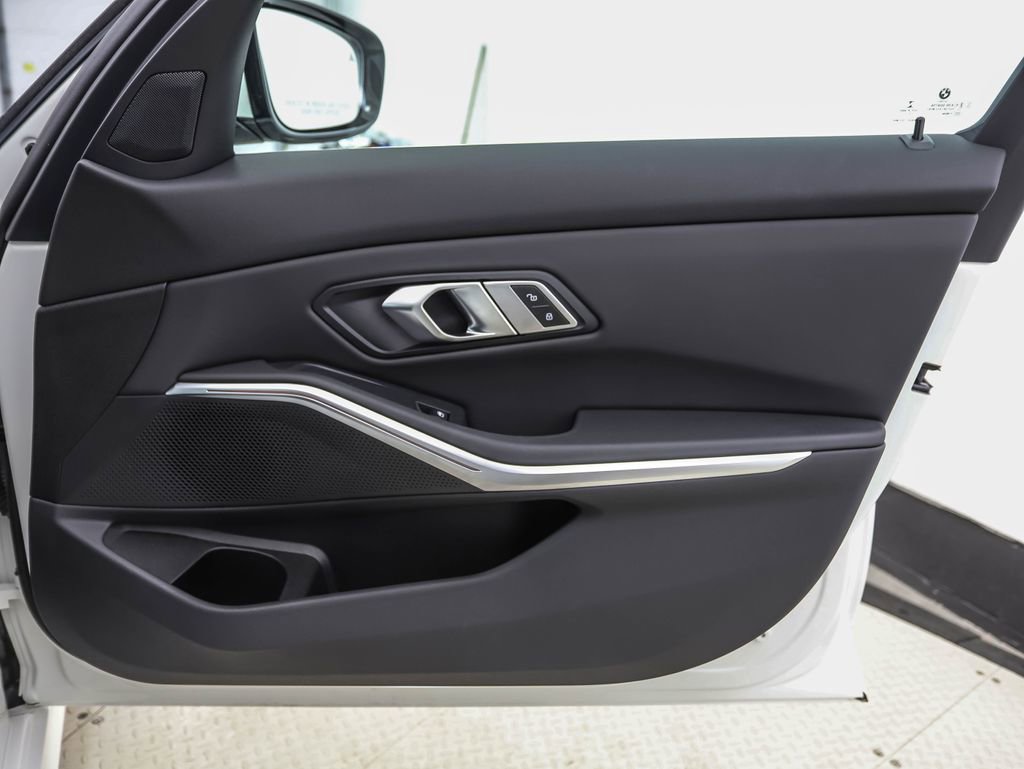 Used 2022 BMW 330i xDrive Sedan w/ Driving Assistance Package image 29