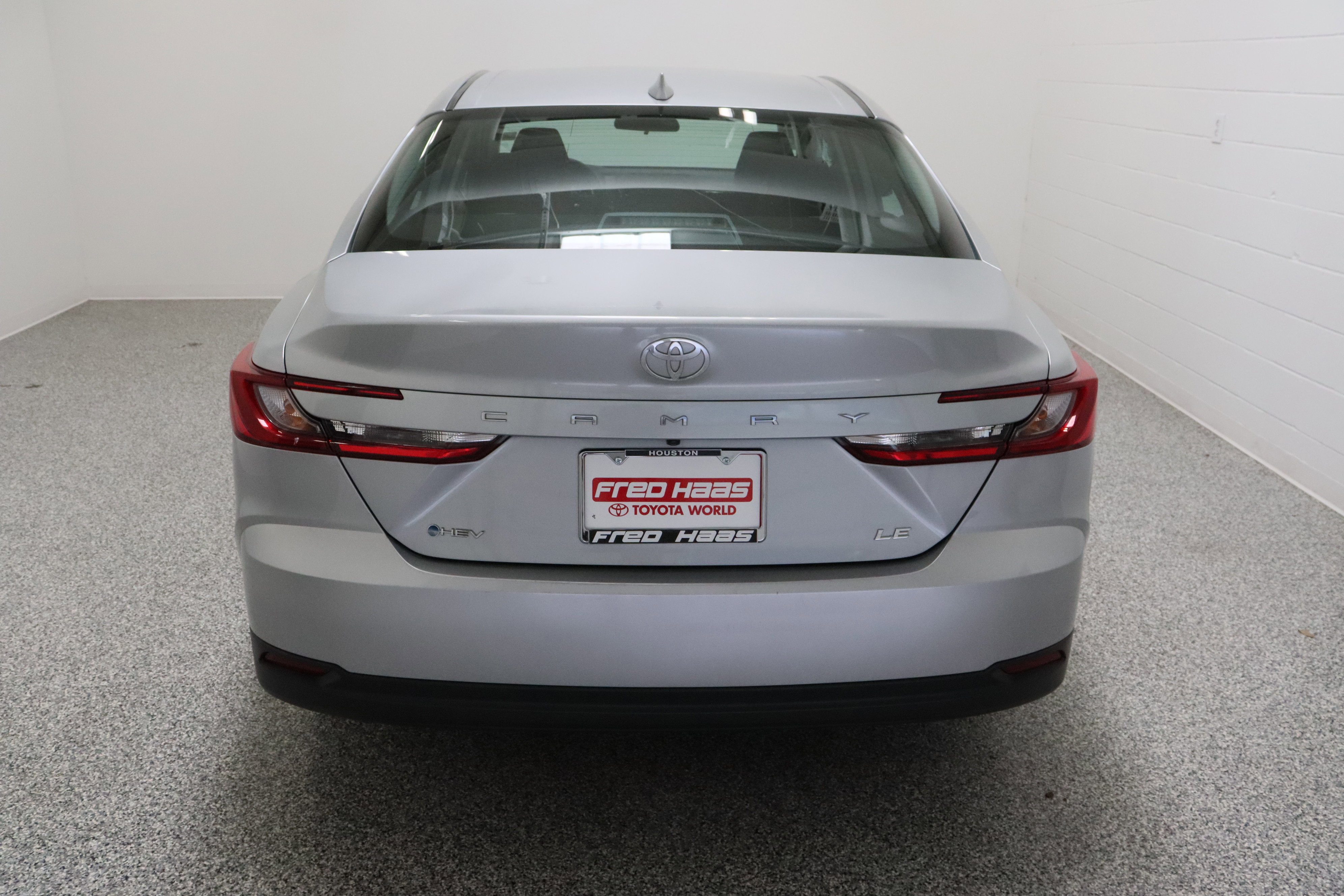 Used 2025 Toyota Camry LE FWD image 8
