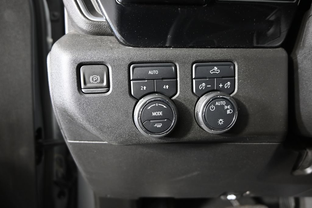 Used 2023 Chevrolet Silverado 1500 LT AWD/4WD image 23