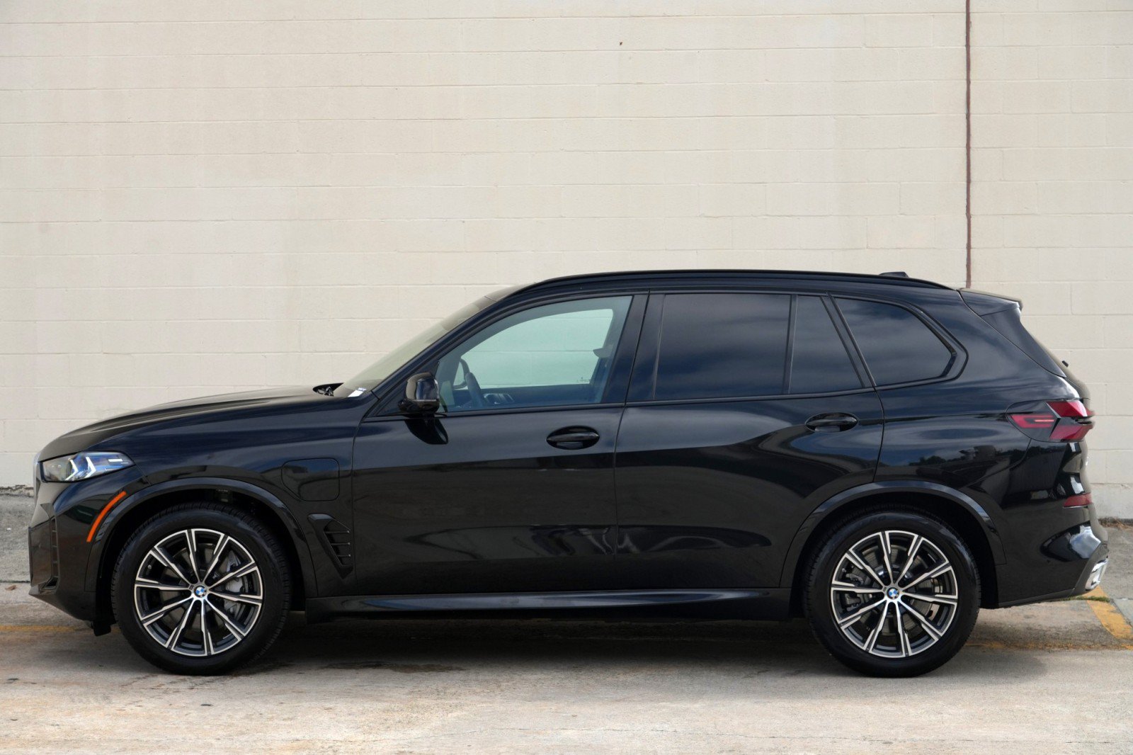 Used 2026 BMW X5 xDrive50e w/ Executive Package AWD/4WD image 55