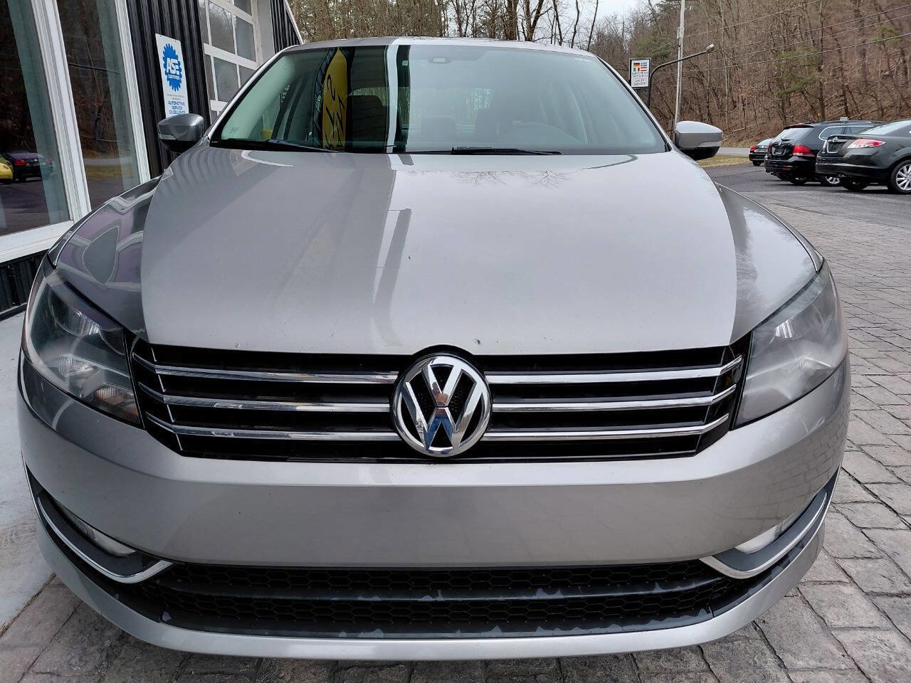 Used 2014 Volkswagen Passat TDI SEL Premium image 4