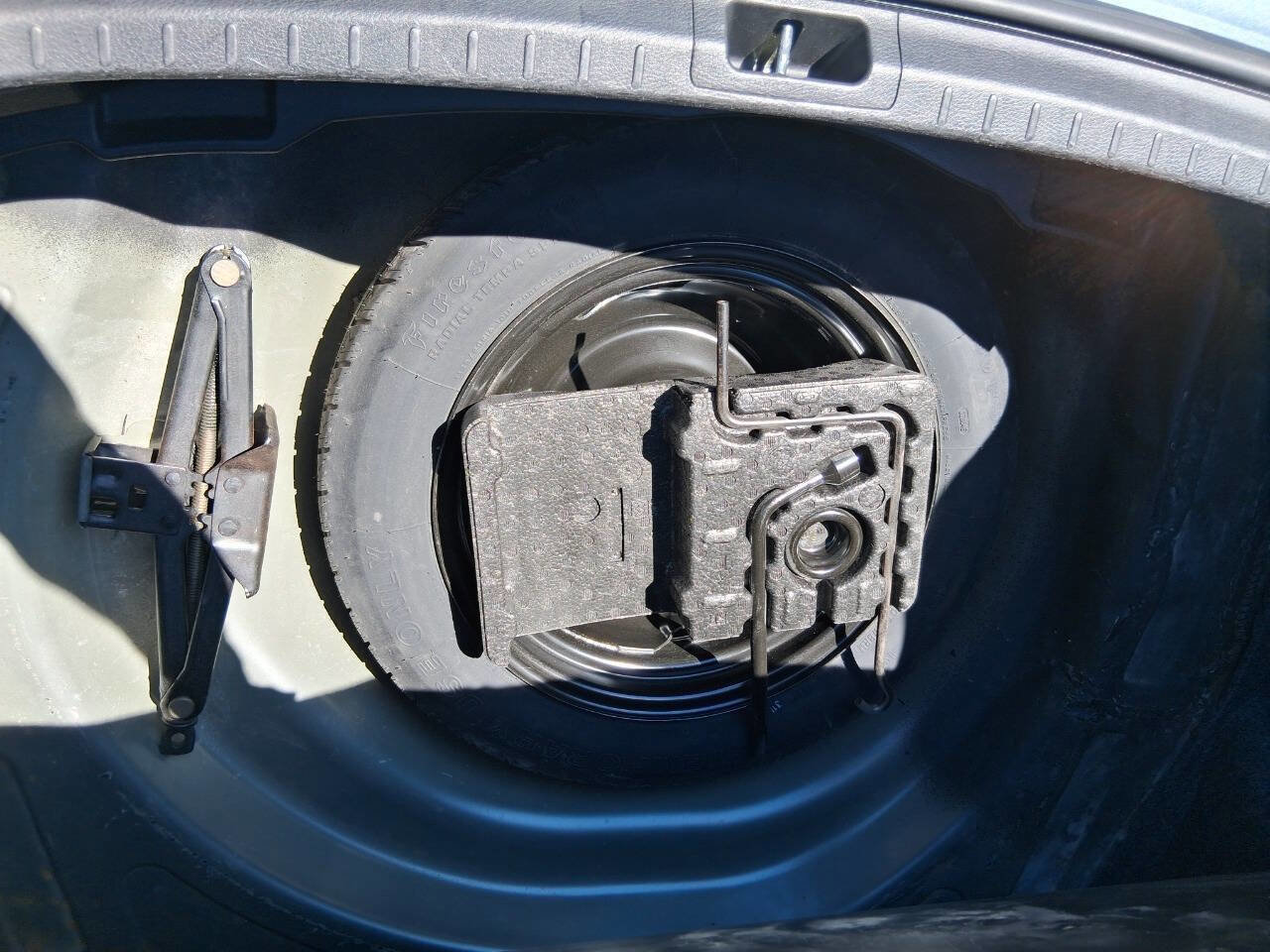 Used 2015 Toyota Corolla L image 22