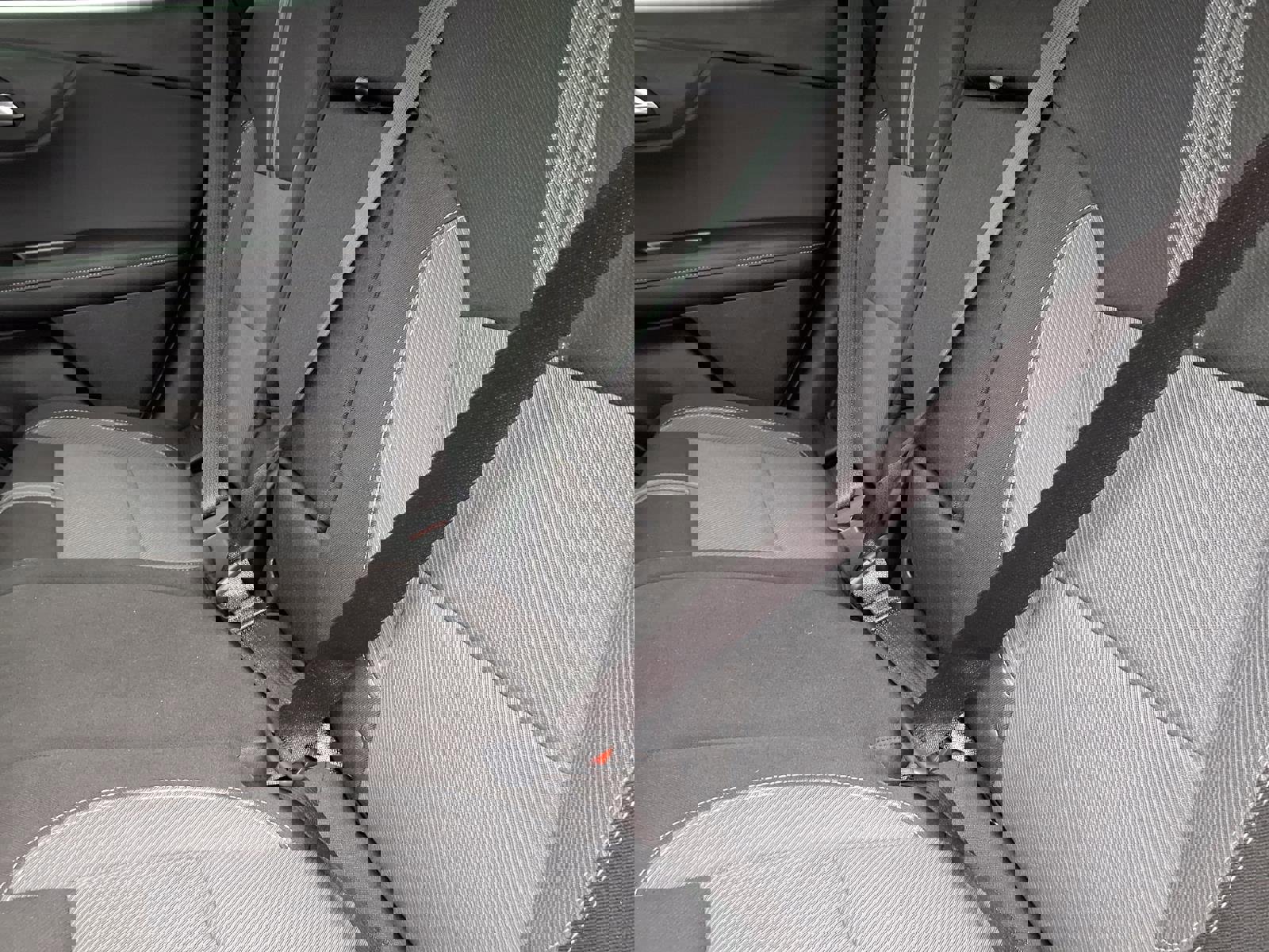 Used 2025 Chevrolet Blazer LT image 7