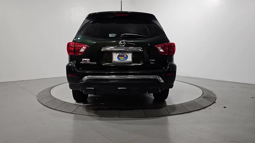 Used 2018 Nissan Pathfinder SL AWD/4WD image 4