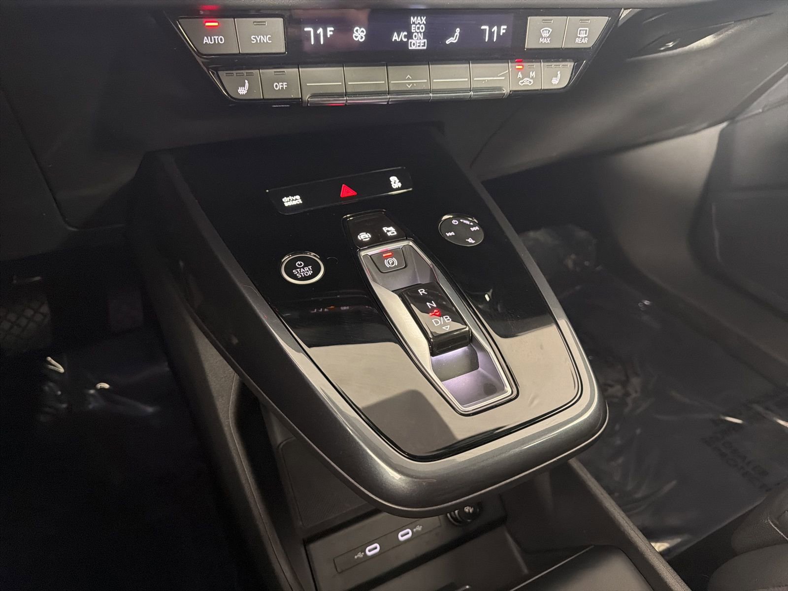 Used 2023 Audi Q4 e-tron Prestige w/ Black Optic Package image 21