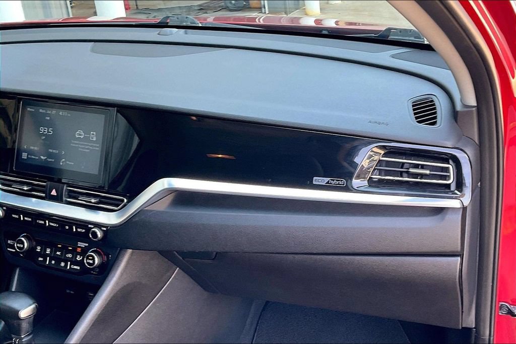 Used 2021 Kia Niro LXS FWD image 16