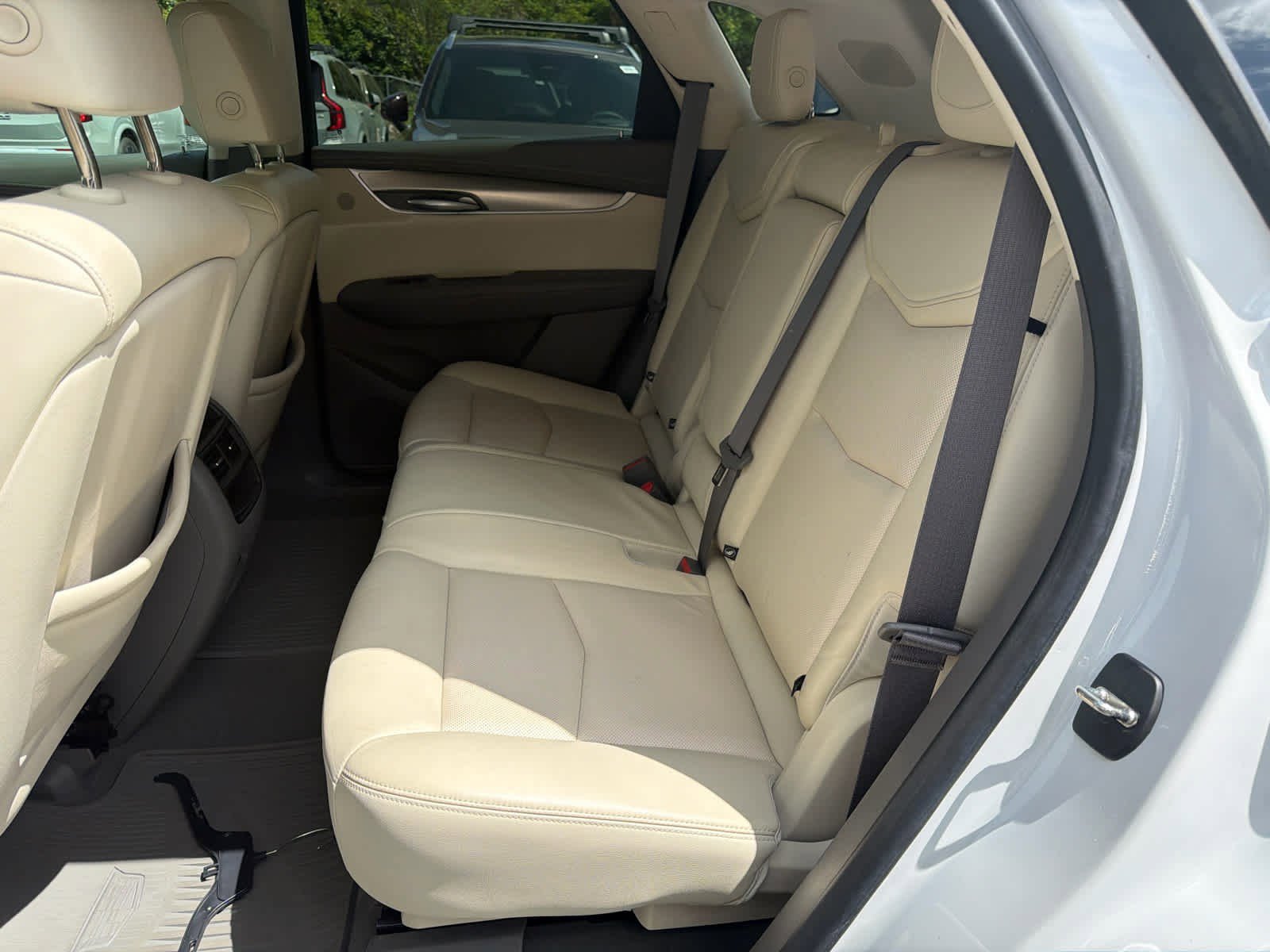 Used 2018 Cadillac XT5 Luxury w/ Driver Awareness Package image 23