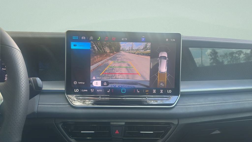New 2026 Volkswagen Tiguan SE R-Line FWD image 13