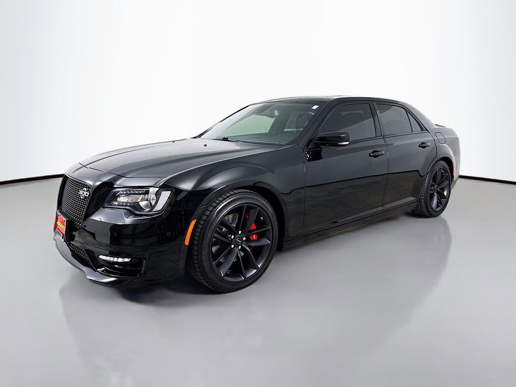 Used 2023 Chrysler 300 C image 3