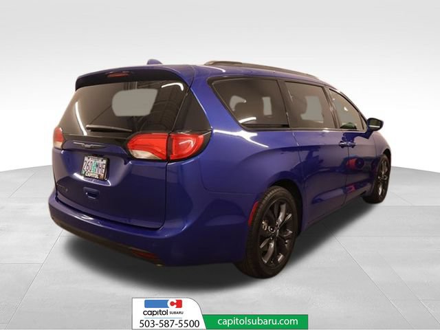 Used 2019 Chrysler Pacifica Touring Plus w/ S Appearance Package FWD image 2