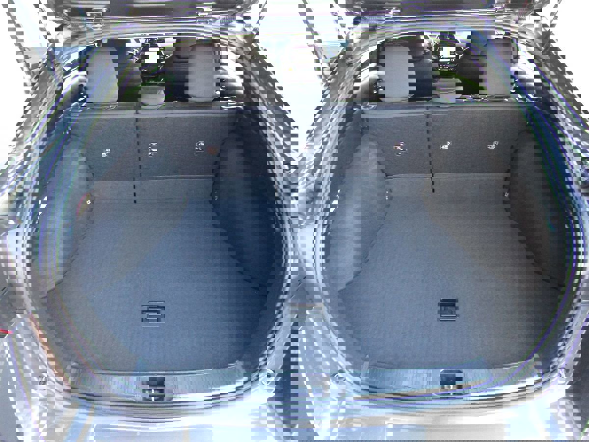 Used 2022 Toyota Prius LE image 29