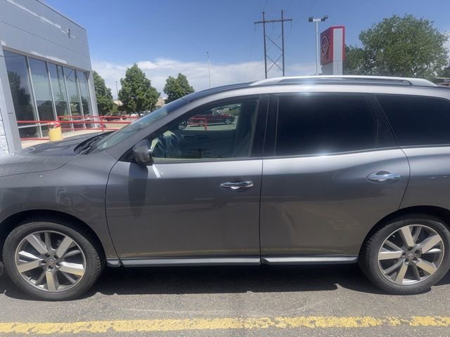 Used 2015 Nissan Pathfinder S FWD image 2
