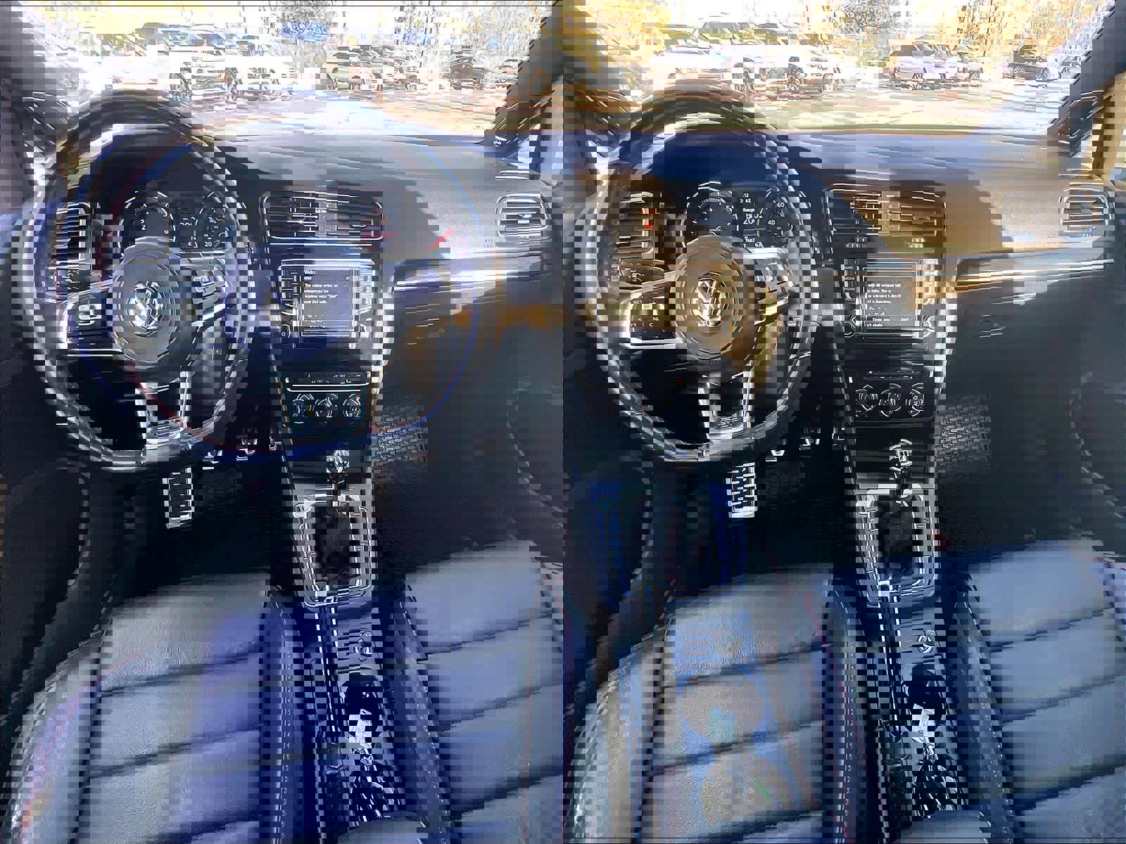 Used 2017 Volkswagen GTI SE image 19