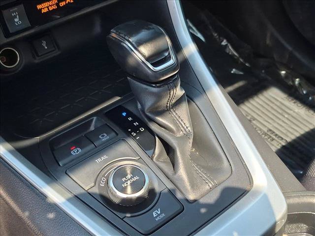 Used 2021 Toyota RAV4 XLE w/ Convenience Package AWD/4WD image 12