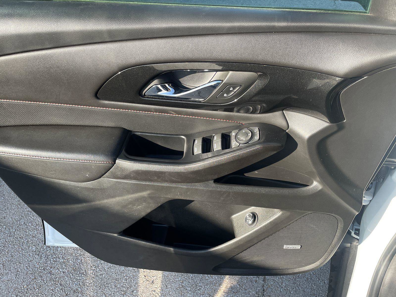 Used 2023 Chevrolet Traverse RS image 10