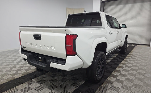 Used 2025 Toyota Tacoma SR5 AWD/4WD image 8